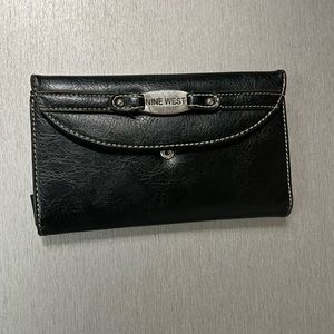 Black nine west wallet